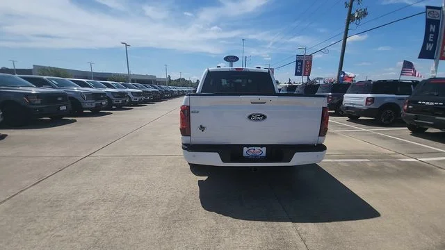 New 2026 Oxford White Ford XLT image 11