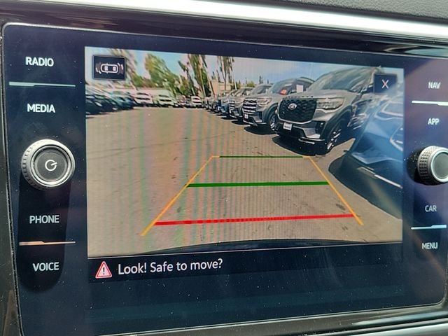 Certified Used 2021 Deep Black Pearl Effect Volkswagen SEL Premium image 10