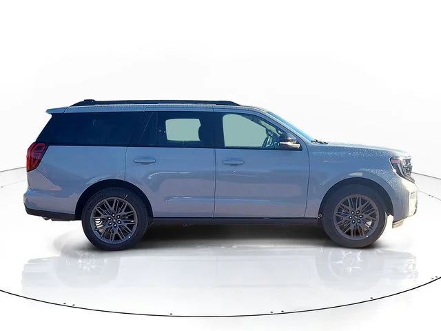 New 2027 Gray Metallic Ford Platinum image 4