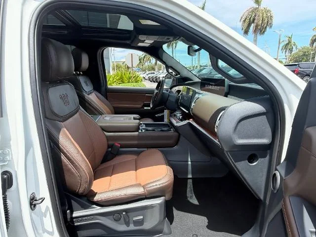 New 2027 Star White Metallic Tri-Coat Ford King Ranch® image 37