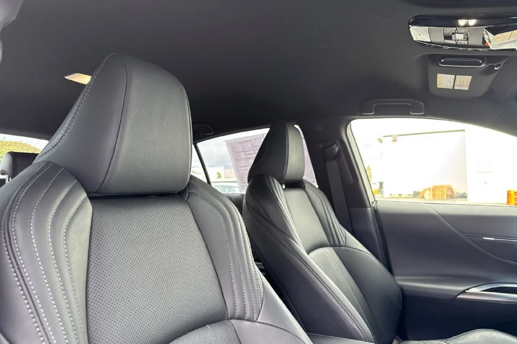 2022 Toyota Venza Limited - Photo 17