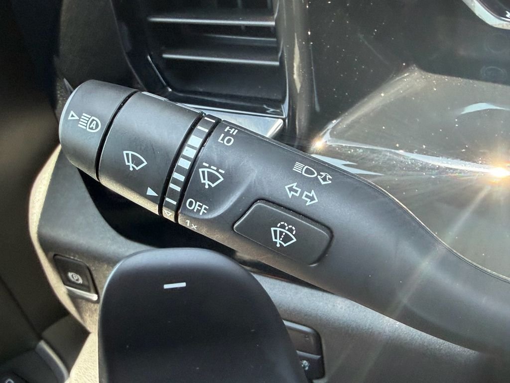 Used 2025 Black Chevrolet RST image 28