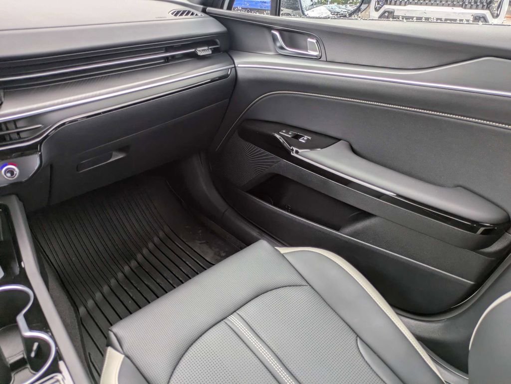 New 2026 Snow White Pearl Kia GT-Line FWD image 19