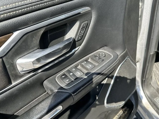 Used 2022 Silver Ram Laramie image 24