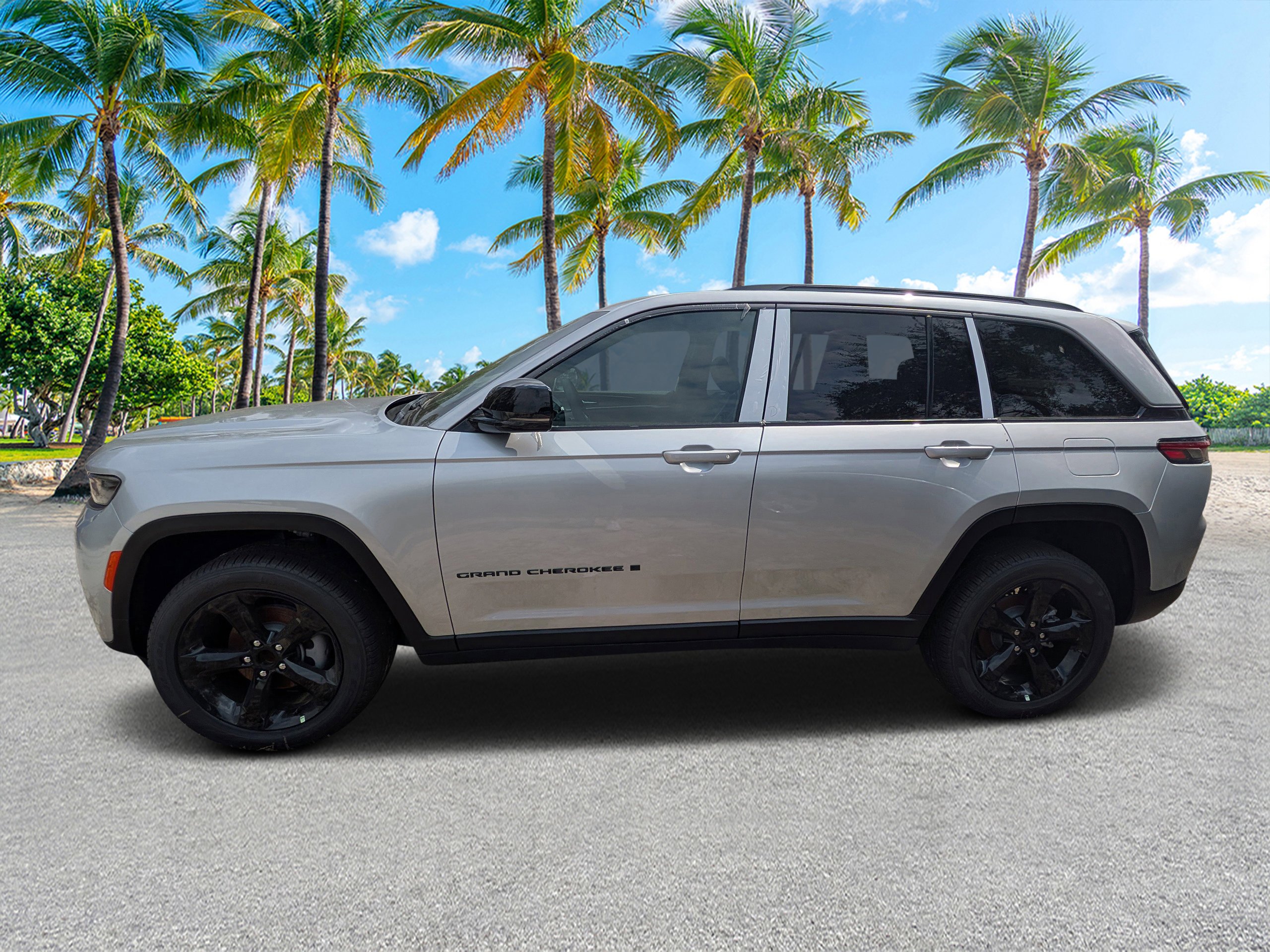 New 2026 Silver Zynith Exterior Paint Jeep Limited image 6