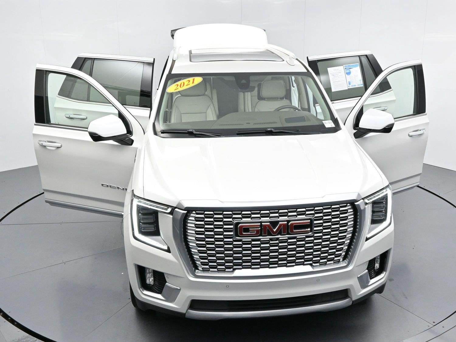 Used 2021 WHITE FROST TRICOAT GMC Denali image 47