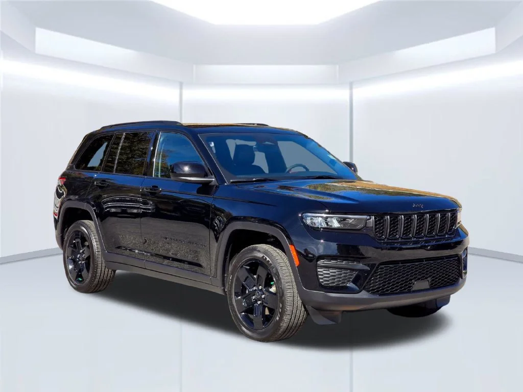 New 2027 Black Jeep Laredo X image 15
