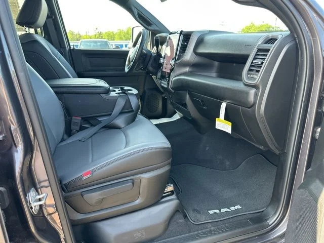2025 RAM 2500 Tradesman - Photo 11