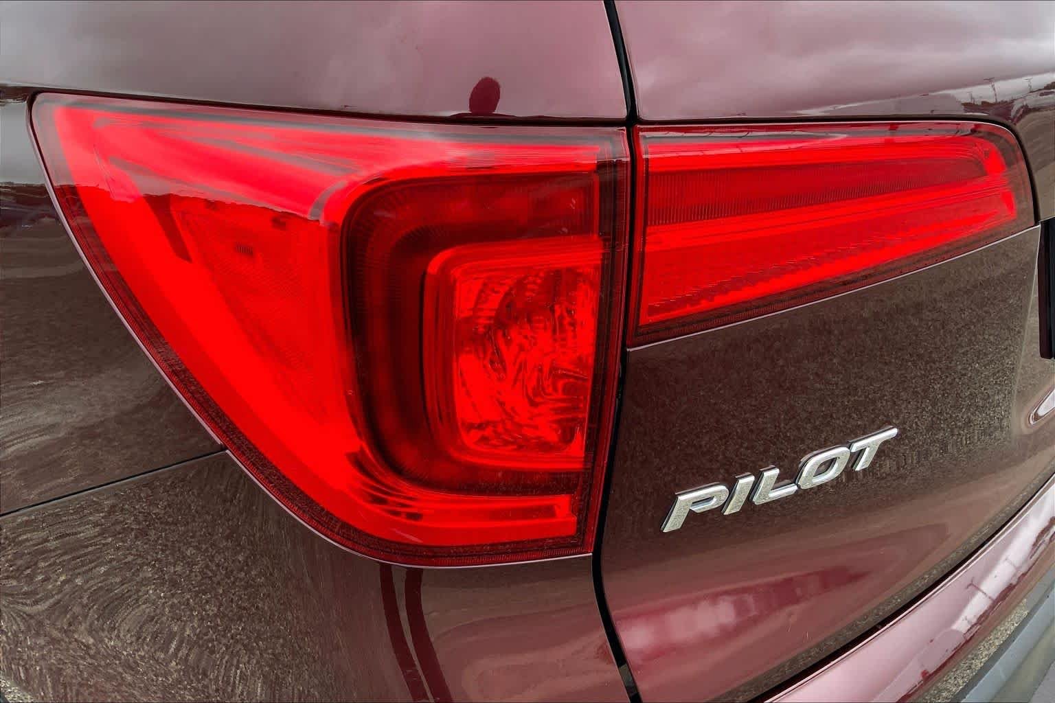 Used 2017 Dark Cherry Pearl Honda LX image 28