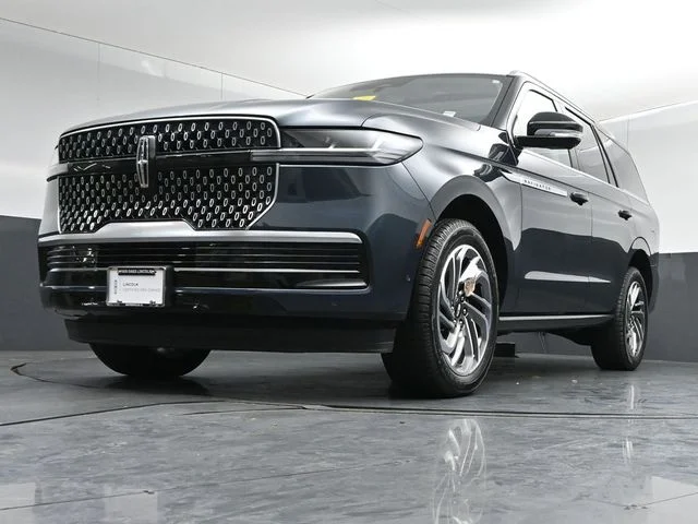 Used 2025 Blue Lincoln Reserve image 43