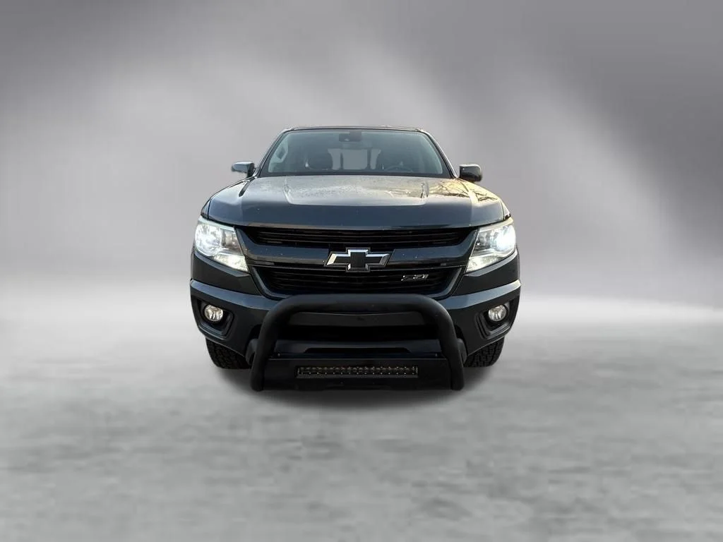 Used 2018 Graphite Metallic Chevrolet LT image 9