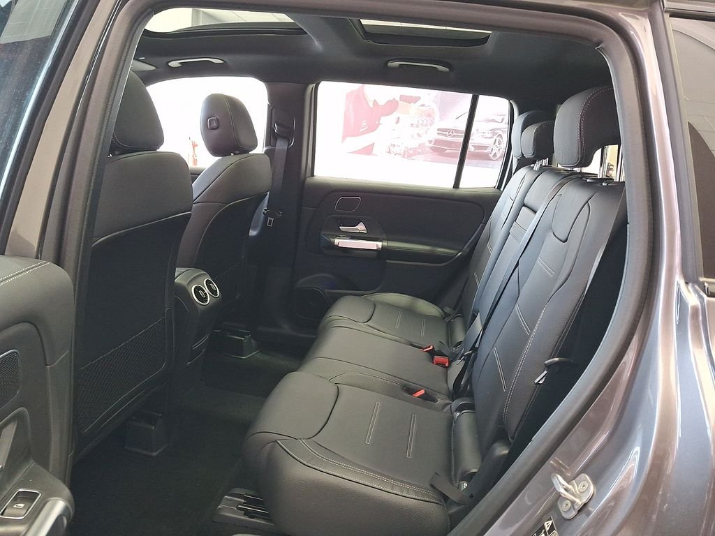 New 2026 Mountain Grey Metallic Mercedes-Benz GLB 35 AMG® image 7