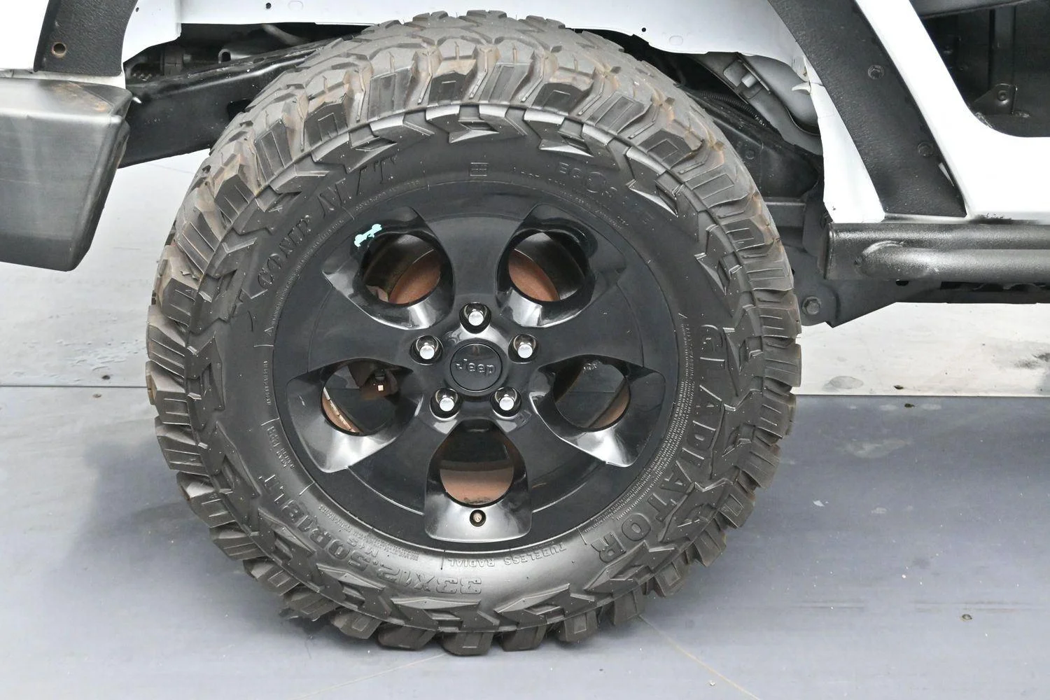 Used 2015 Bright White Clearcoat Jeep Altitude image 29