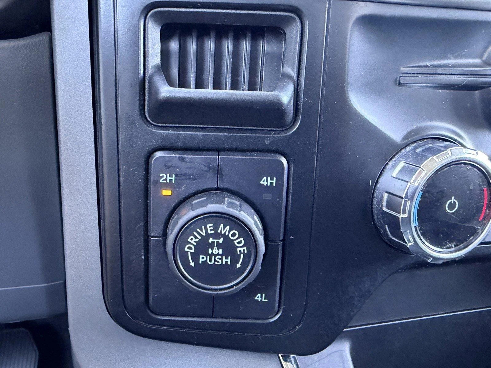Used 2024  Ford XLT image 19