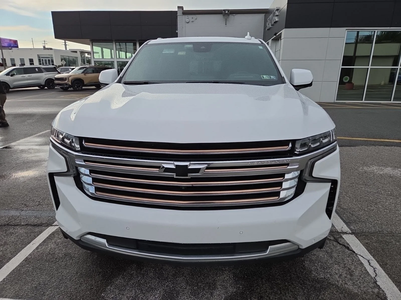 Used 2023 White Chevrolet High Country image 2