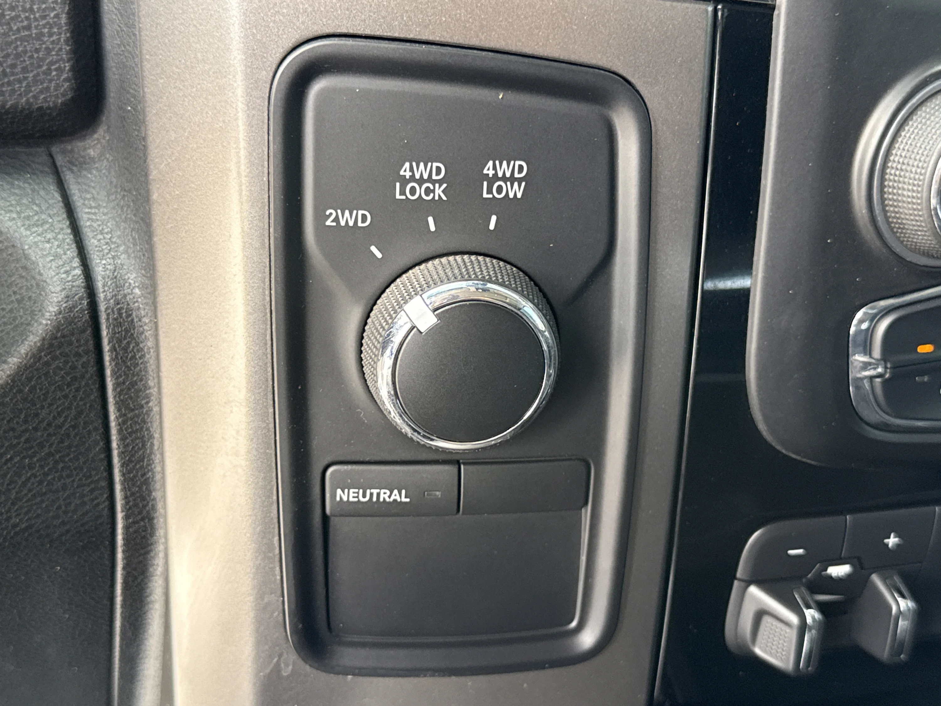 Used 2018 Bright White Clearcoat Ram Laramie image 37
