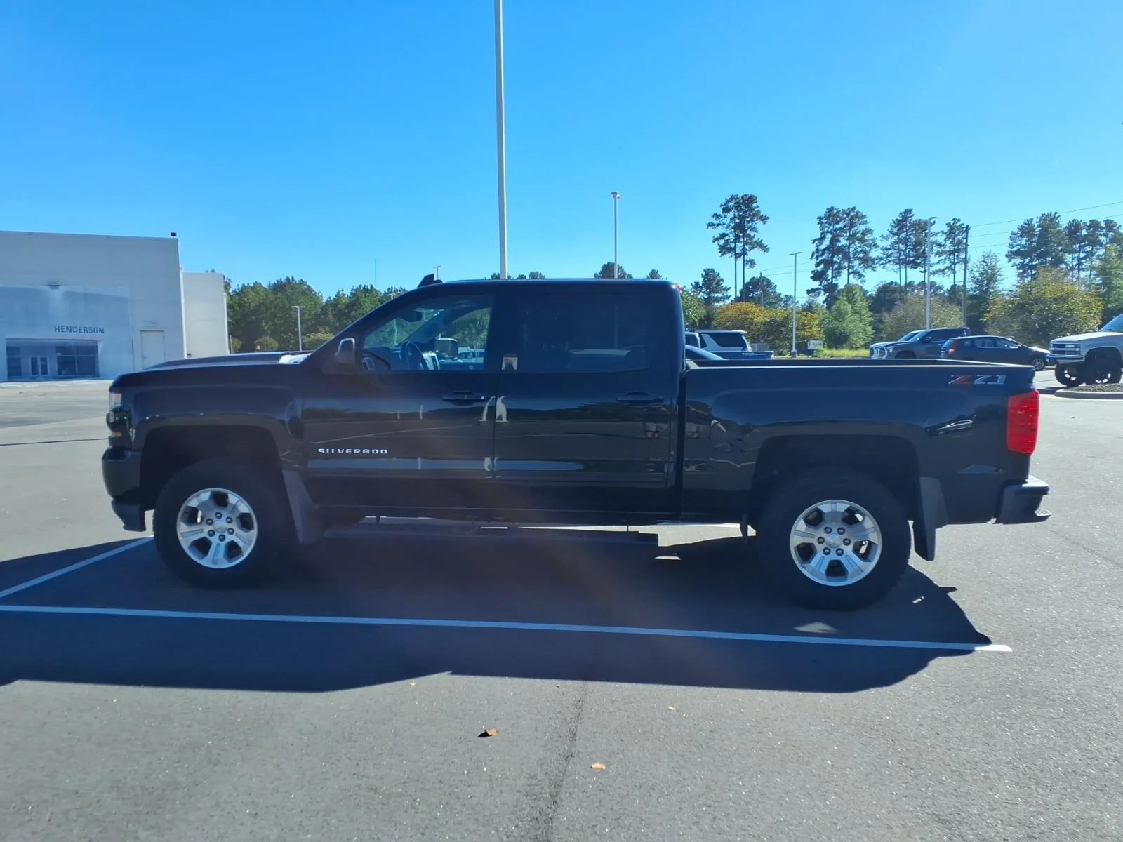 Used 2018 Black Chevrolet LT image 3