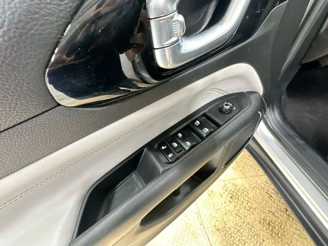 Used 2024 Silver Jeep Limited image 16