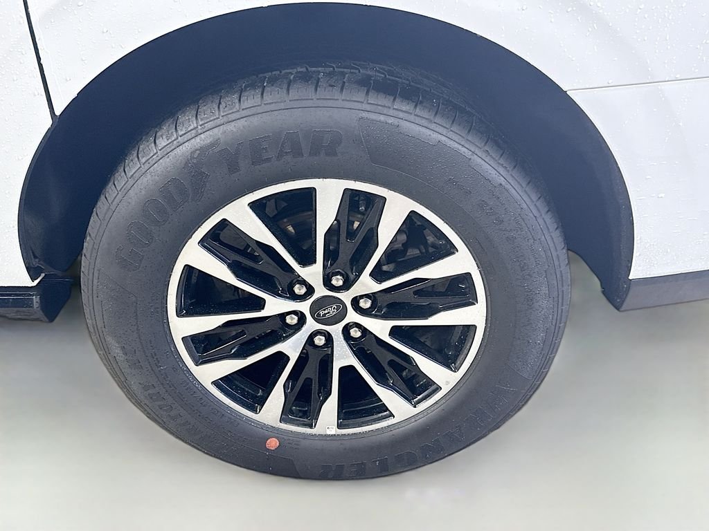 Used 2025 Oxford White Ford Platinum image 34