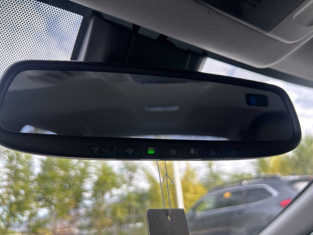 Used 2018 Midnight Black Metallic Toyota SE image 29