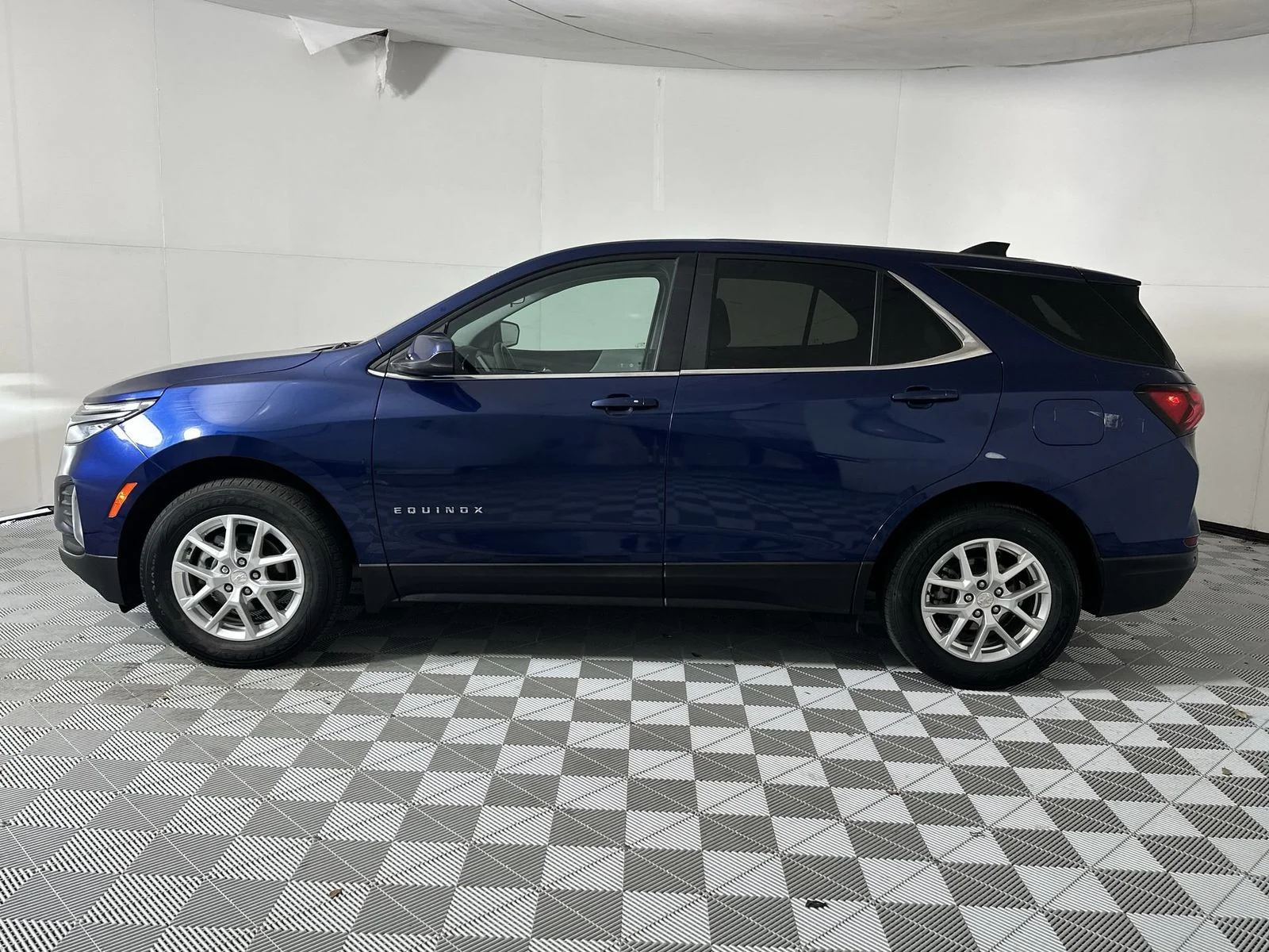 Used 2023 Blue Chevrolet LT image 5