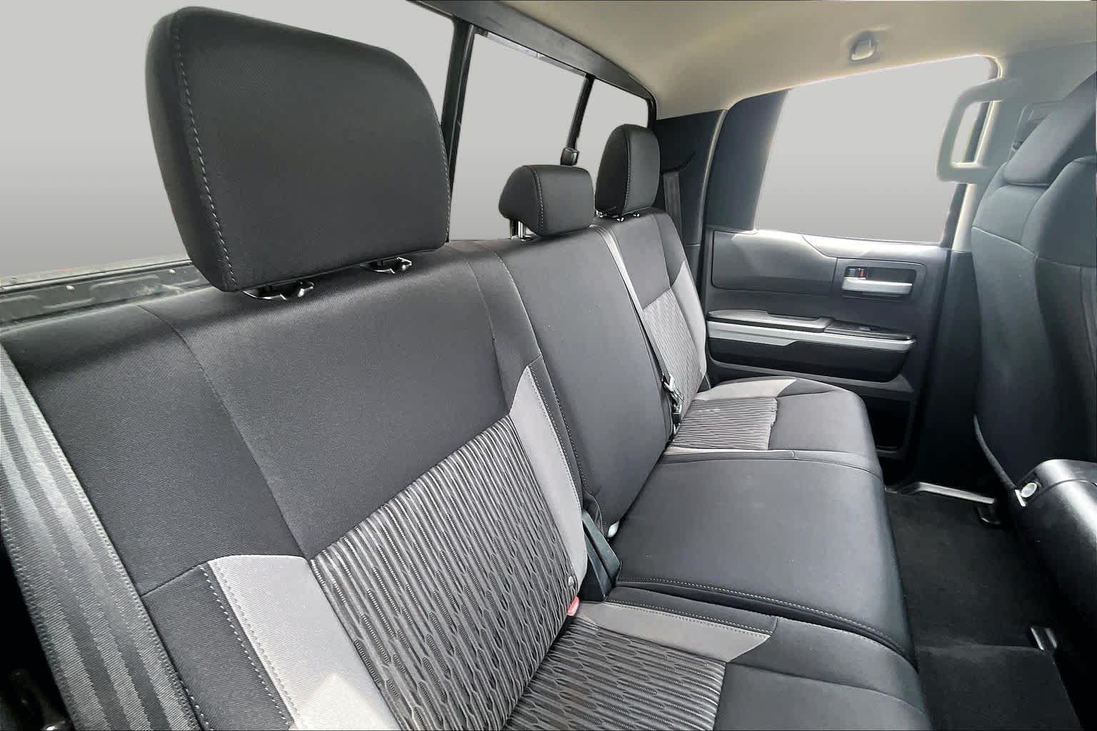 Used 2016 Black Toyota SR5 image 18