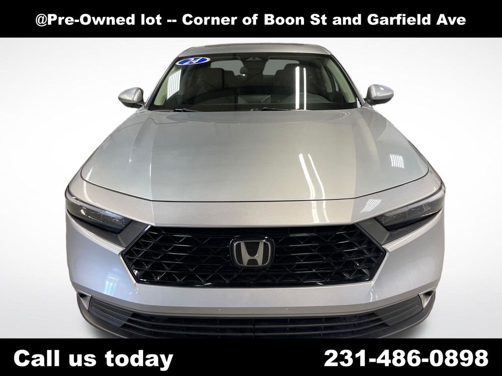 Used 2024  Honda EX image 11