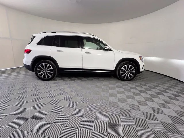 Used 2022 White Mercedes-Benz GLB 250 image 8