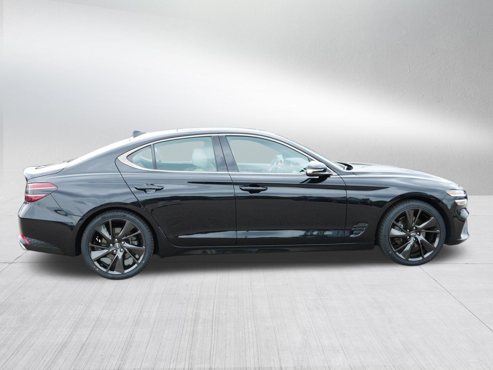 2023 GENESIS G70 Standard - Photo 8