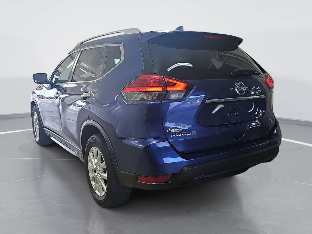 Used 2017 Blue Nissan SV image 6