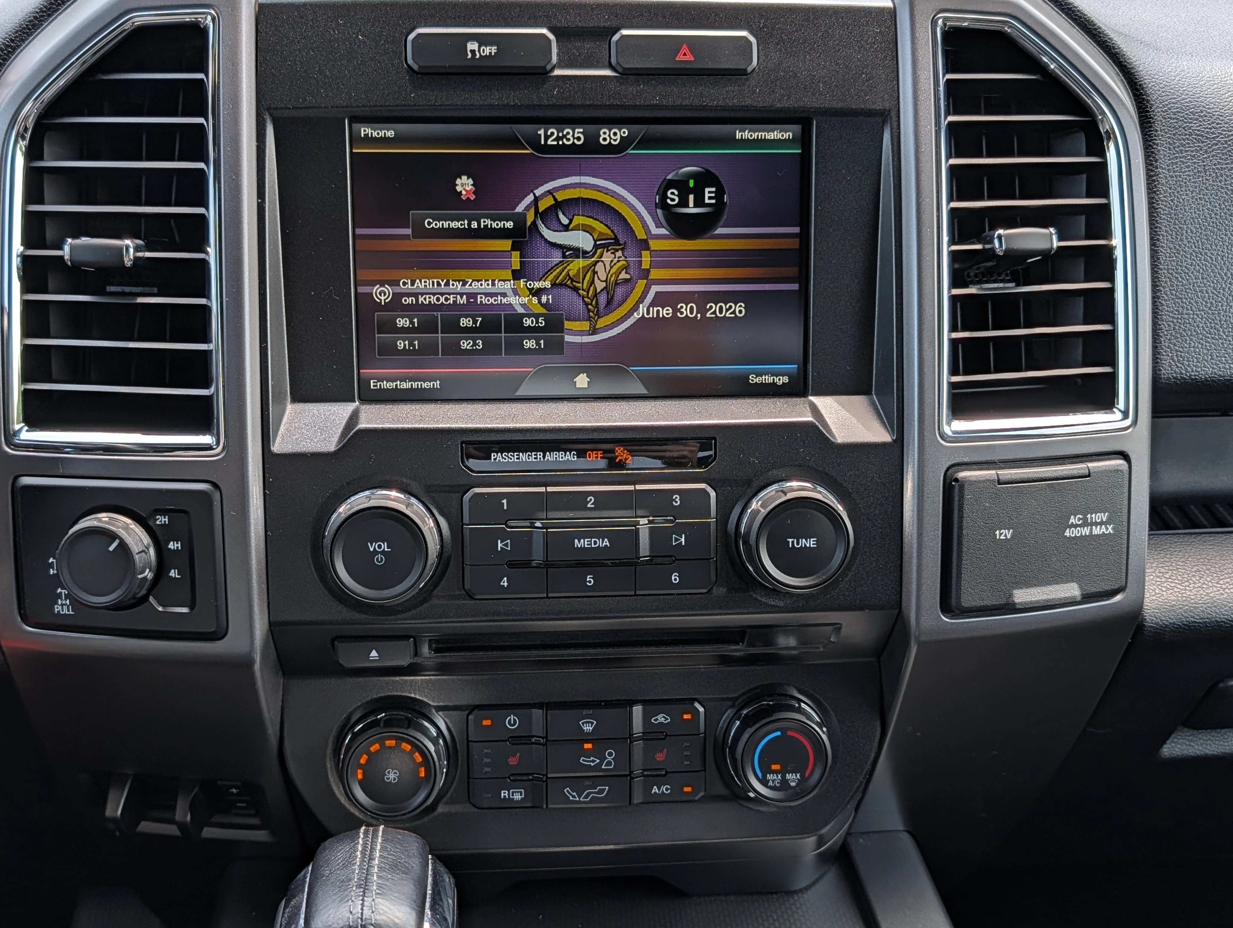 Used 2015 Tuxedo Black Metallic Ford XLT image 23