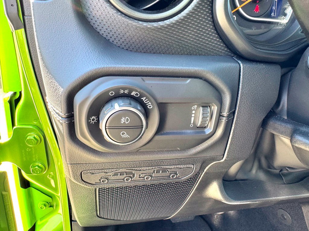 Used 2025 Green Jeep Rubicon image 28