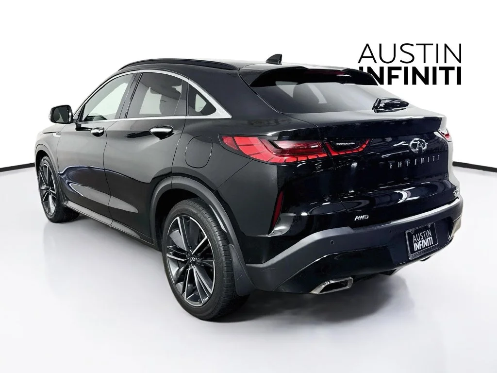 Certified Used 2022 Black INFINITI LUXE image 5