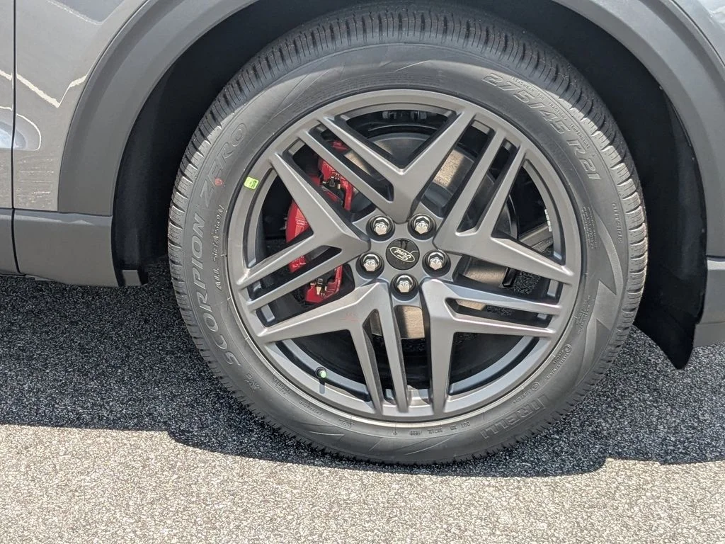New 2026 Carbonized Gray Metallic Ford ST-Line image 12