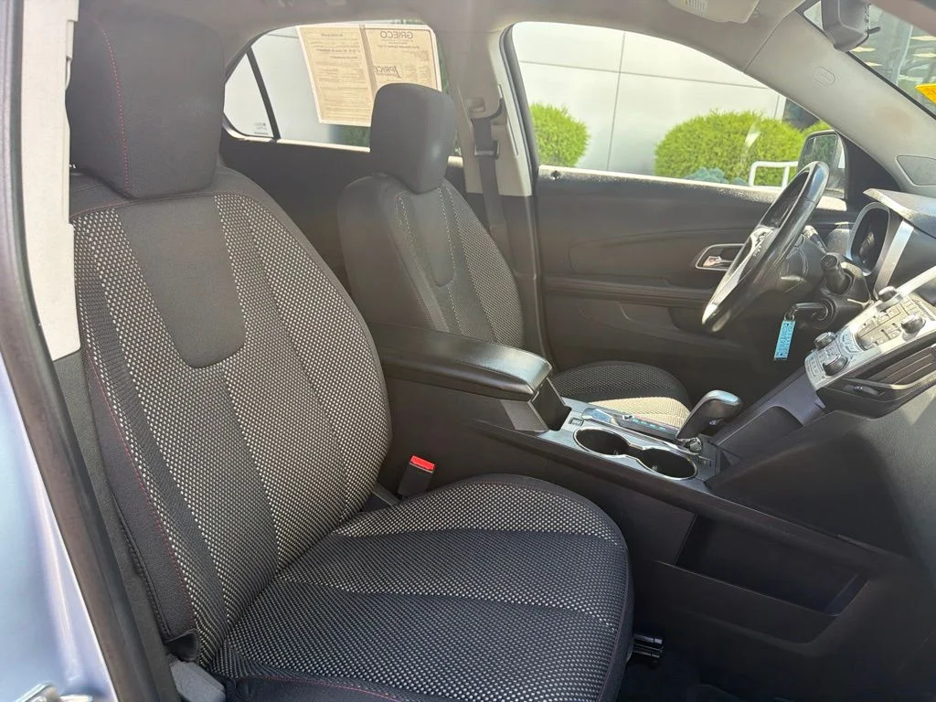 Used 2014 Silver Topaz Metallic Chevrolet LT image 17