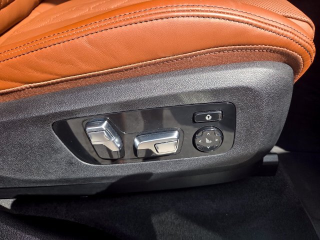 2026 BMW X7 M60i - Photo 17