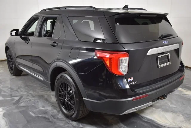 Used 2020 Black Ford XLT image 7