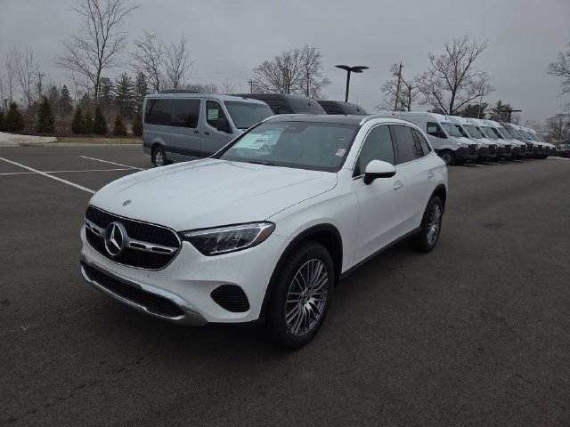 New 2026 Polar White Mercedes-Benz GLC300 image 7