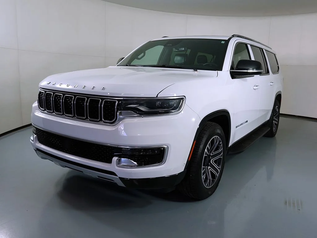 Used 2023 White Jeep Series II image 4