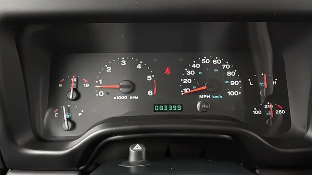 Used 2006 Silver Jeep Unlimited LWB image 14