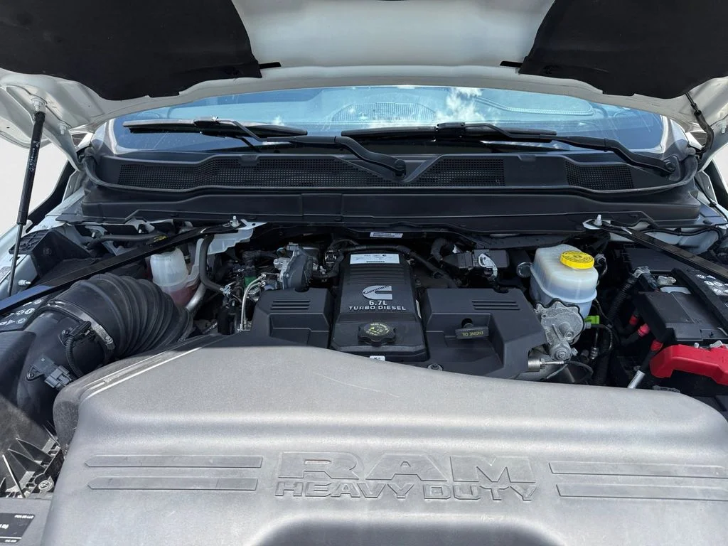 Used 2023 White Ram Laramie image 14