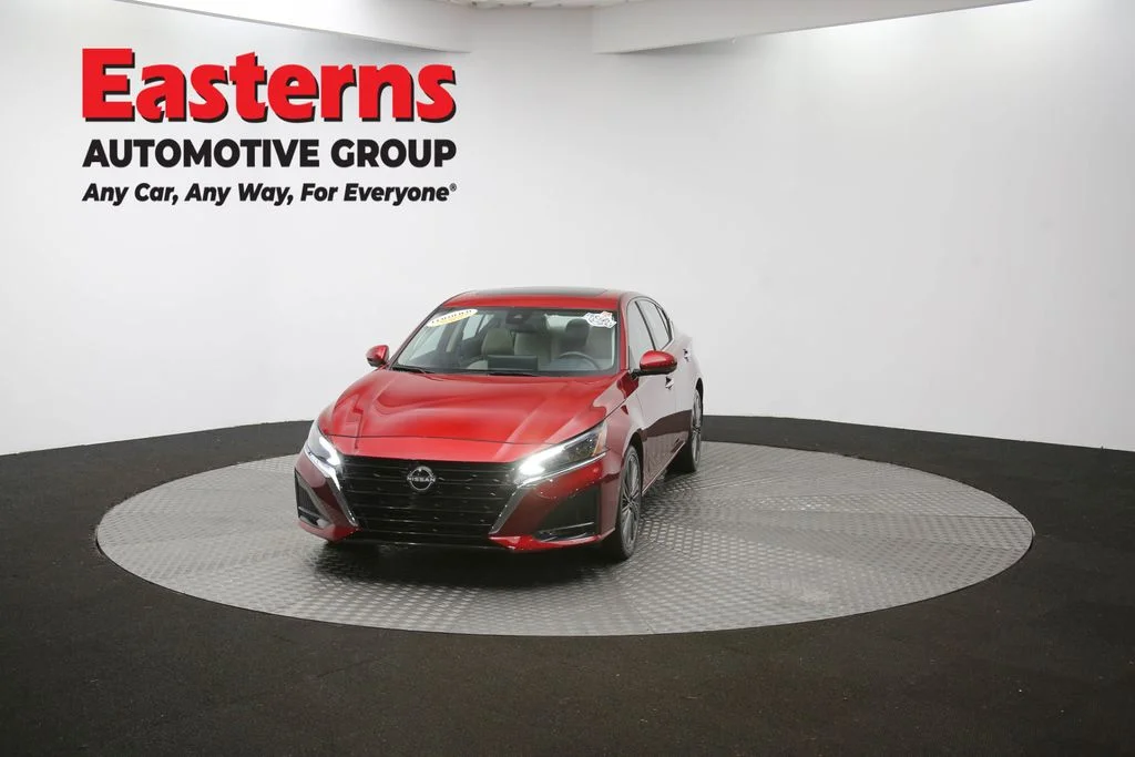 Used 2023 Red Nissan 2.5 SL image 53