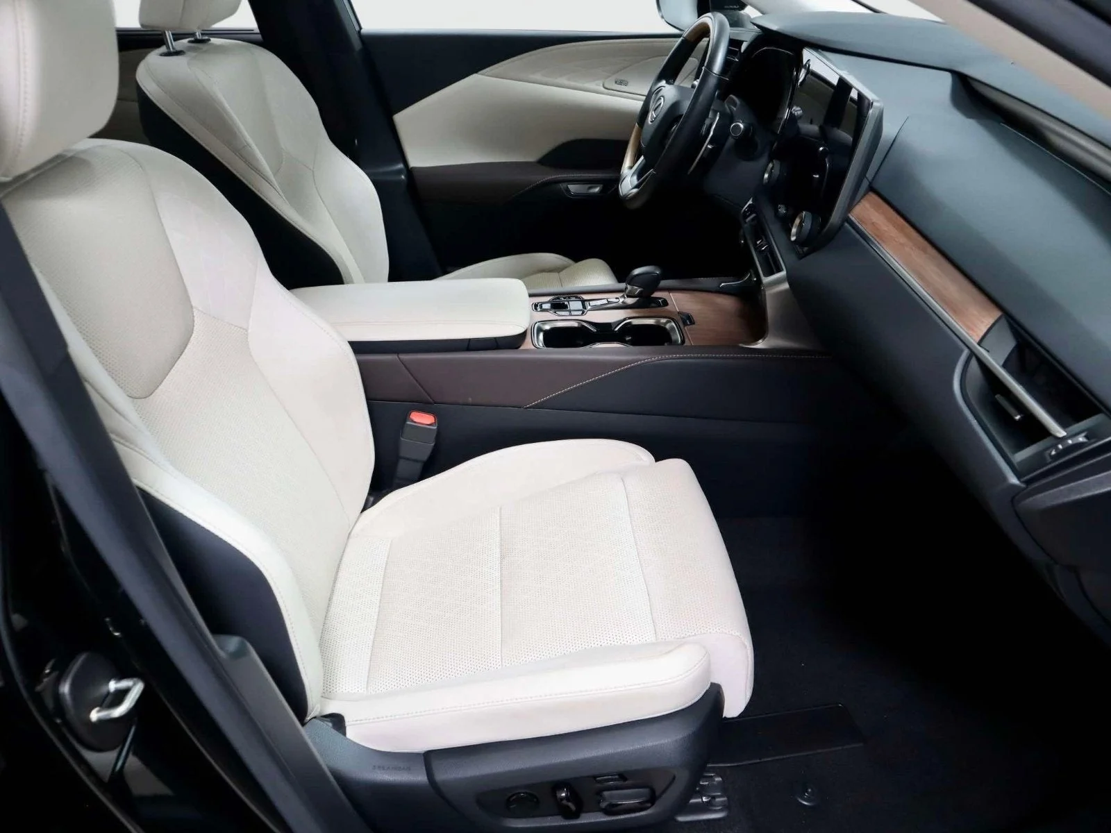 Used 2025 Caviar Lexus RX 450h+ Luxury image 15