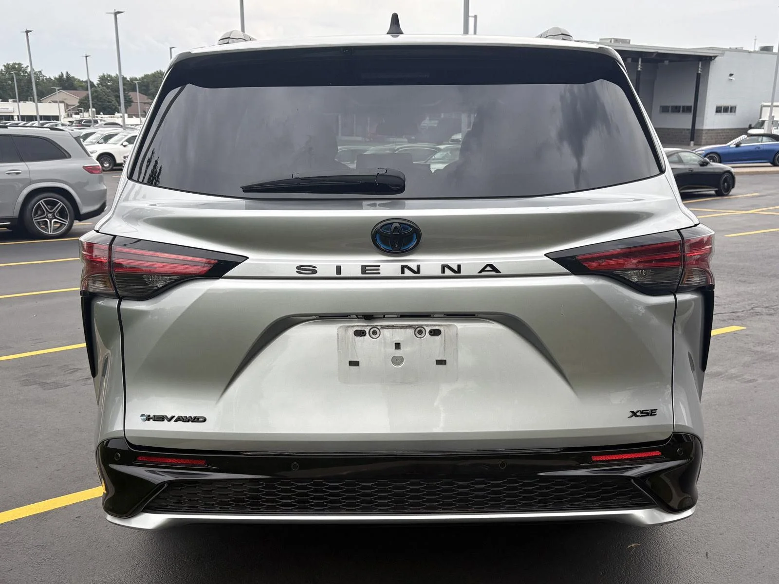 Used 2025 Celestial Silver Metallic Toyota XSE 7-Passenger image 6