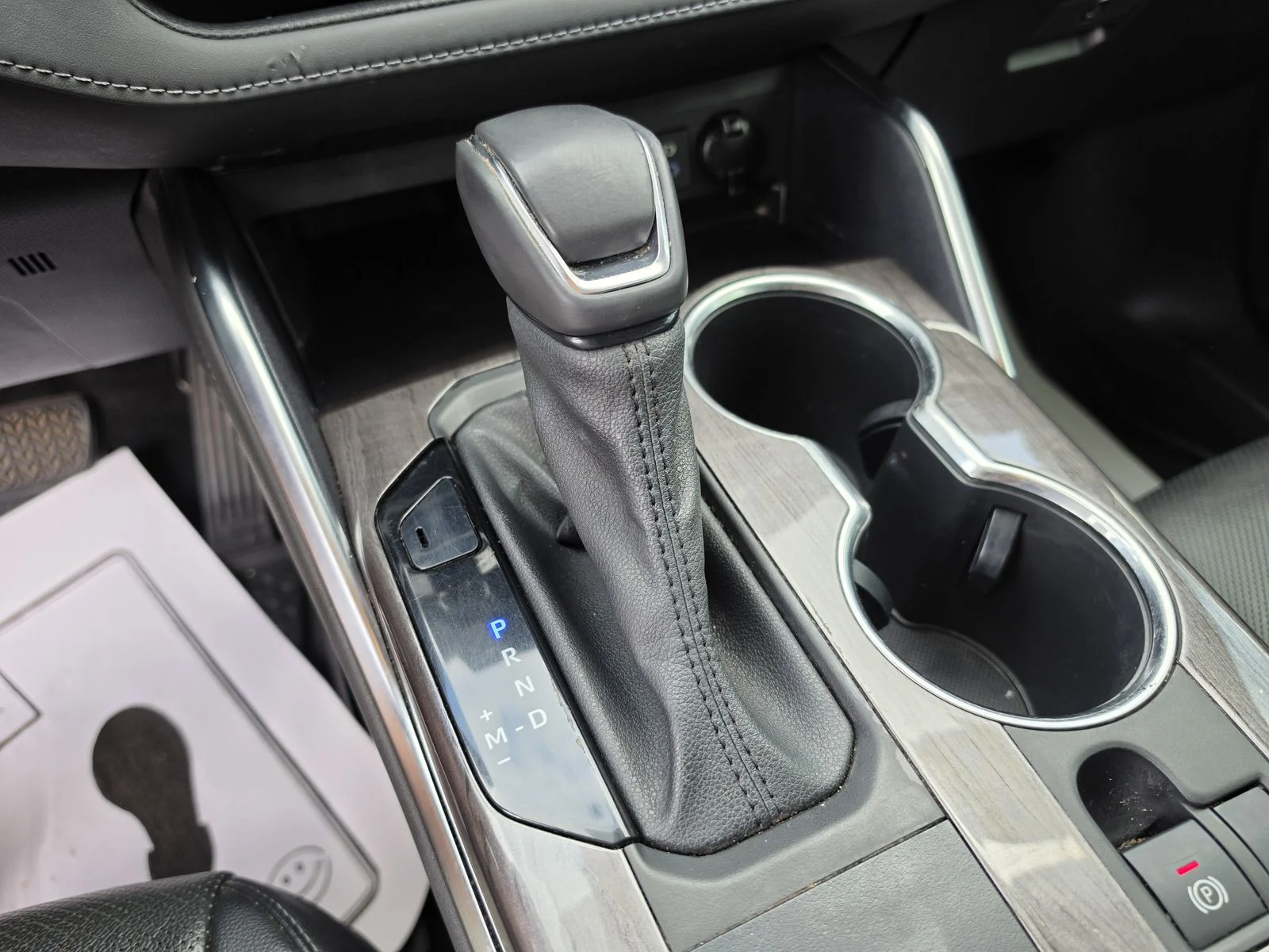 Used 2022 Silver Toyota Limited image 35