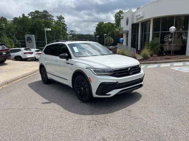 2022 Volkswagen Tiguan 2.0T SE R-Line Black 4Motion's photo