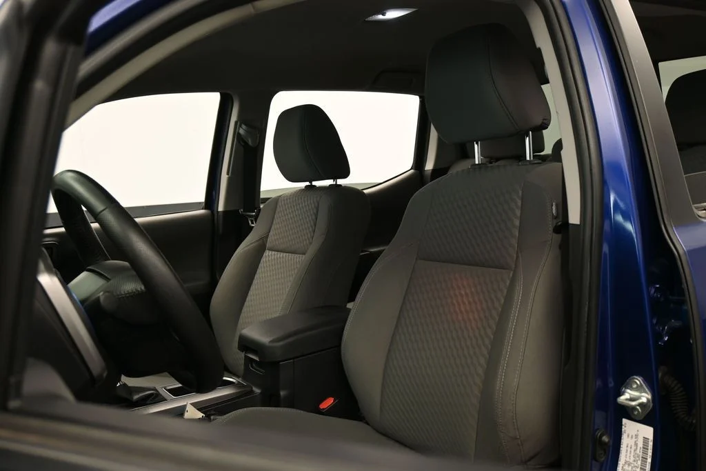 Used 2022 Blue Toyota SR5 image 10