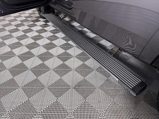 New 2026 Baltic-Gray Metallic Clear-Coat Exterior Paint Jeep Grand Wagoneer image 33
