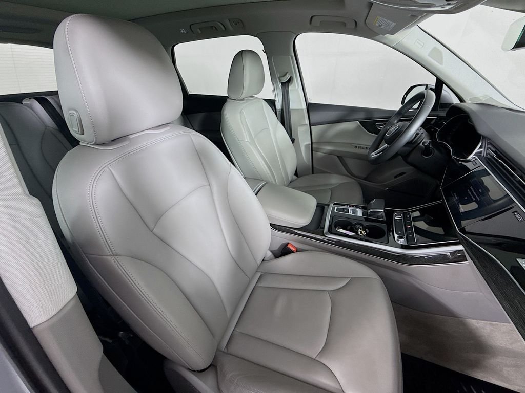 Used 2021  Audi 45 Premium Plus image 27