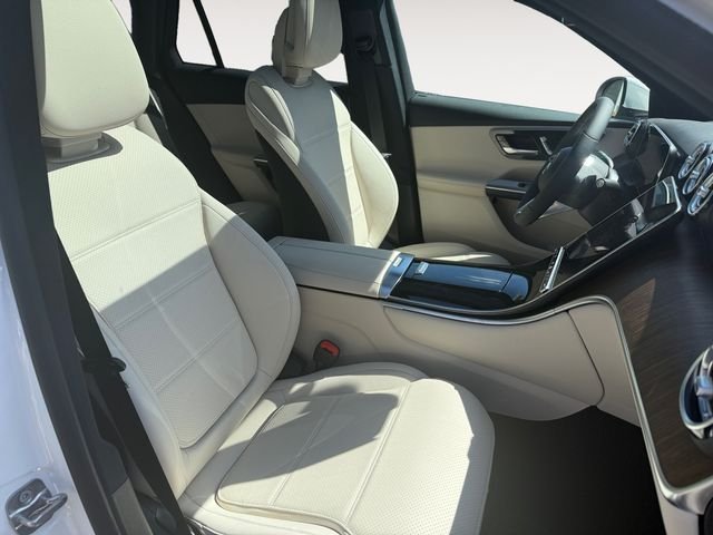 New 2026 Polar White Mercedes-Benz GLC 300 image 15